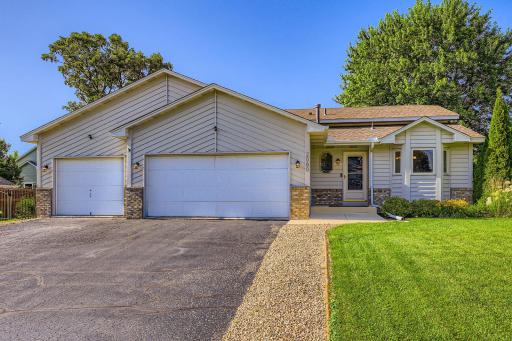2080 142nd Avenue NW - Web Quality - 002 - 01 Exterior Front.jpg