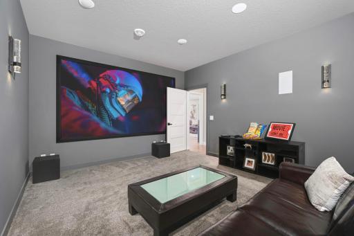 9â ceiling height so one could possibly convert this space into a golf simulator room (a minimum of 9â ceiling height is recommended, but 10â or higher preferred).