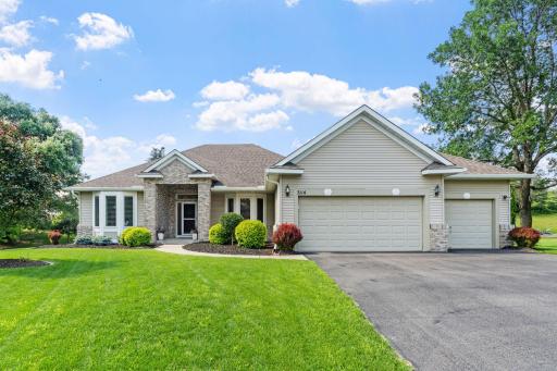 3114 Canyon Circle, Chaska, MN 55318