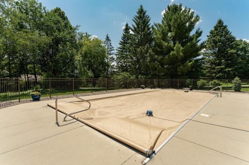 160 River Bluff Place NW, Rochester, MN 55901
