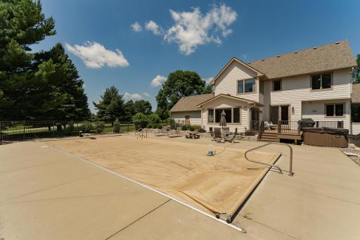 160 River Bluff Place NW, Rochester, MN 55901