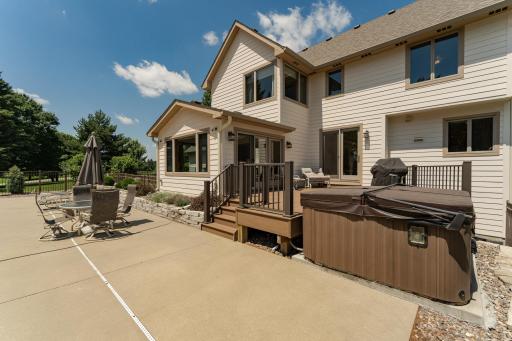 160 River Bluff Place NW, Rochester, MN 55901