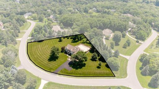 160 River Bluff Pl NW - $939,000 - 4 Beds - 4 Baths - On 2 acres!