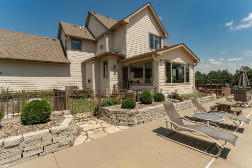 160 River Bluff Place NW, Rochester, MN 55901