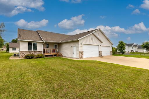 656 Obrien Parkway, Belle Plaine, MN 56011