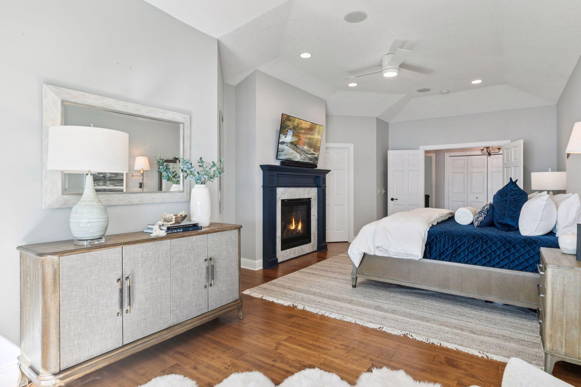 Cozy Master bedroom with fireplace