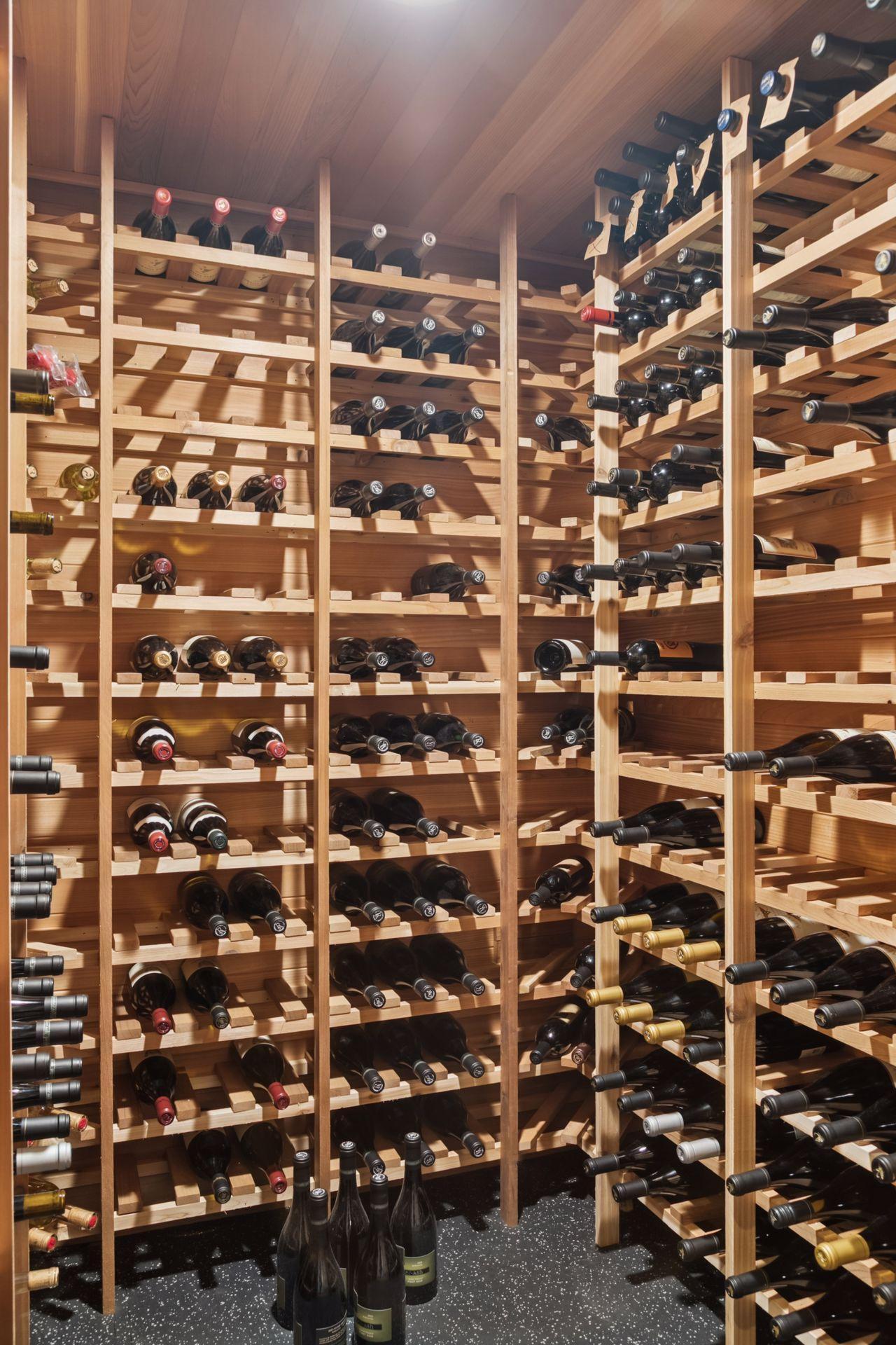 Wine room/cellar