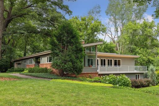 13538 Wentworth Trail, Minnetonka, MN 55305