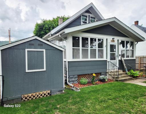 1033 W Mark Street, Winona, MN 55987
