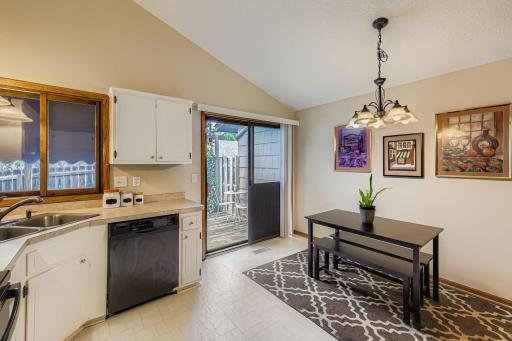 6705 80th Ave N - Web Quality - 014 - 18 Kitchen.jpg
