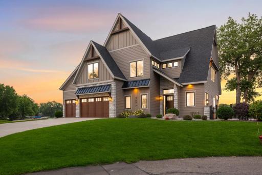 A Rare and Extraordinary Lakeside Retreat!