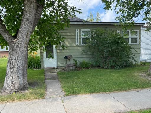 703 Center Street E, Roseau, MN 56751