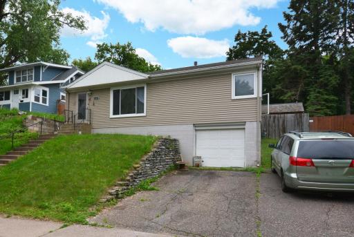 1752 Stillwater Avenue, Saint Paul, MN 55106