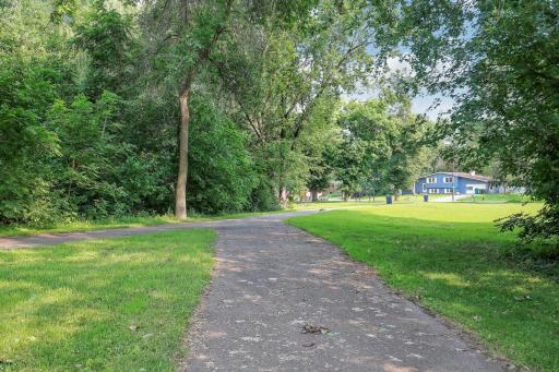 6727 80th Avenue N, Brooklyn Park, MN 55445