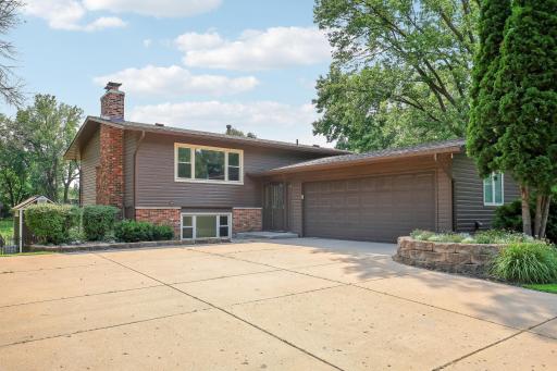 6727 80th Avenue N, Brooklyn Park, MN 55445