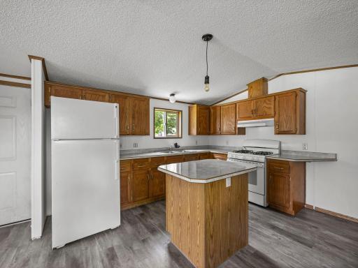 2 bed 1 bath manufactured home in Riverside Terrace Mobile Home Park.