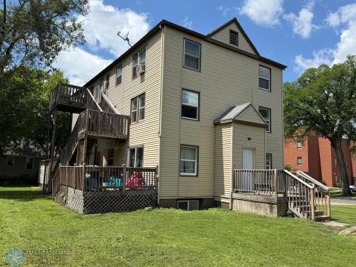 1306 3rd Avenue S, Fargo, ND 58103