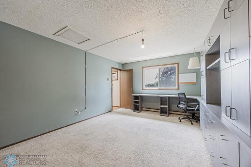 2605 29th Ave S, Moorhead, MN, 56560-21.jpg