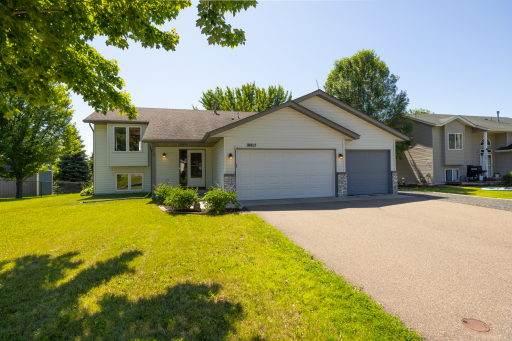 10815 Matthew Drive, Chisago City, MN 55013