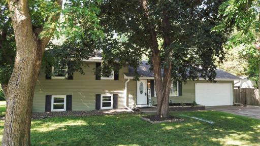 8068 Hyde Lane S, Cottage Grove, MN 55016