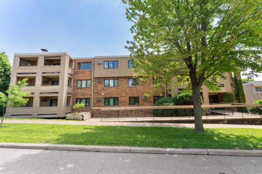 1034 Cleveland Avenue S, 107, Saint Paul, MN 55116