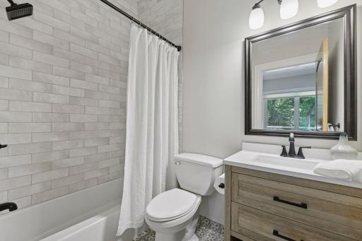 560 Big Island, Wayzata, MN 55391