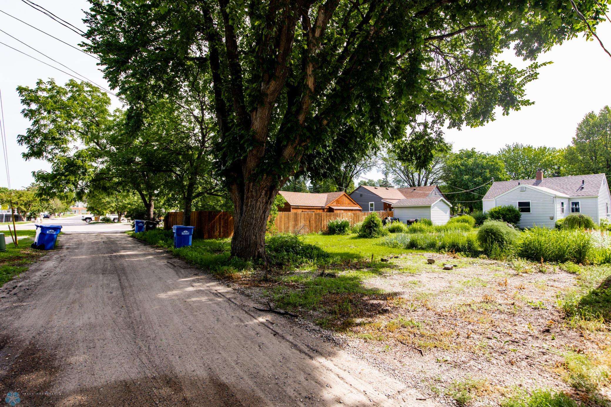 Alley Access + Parking Spots