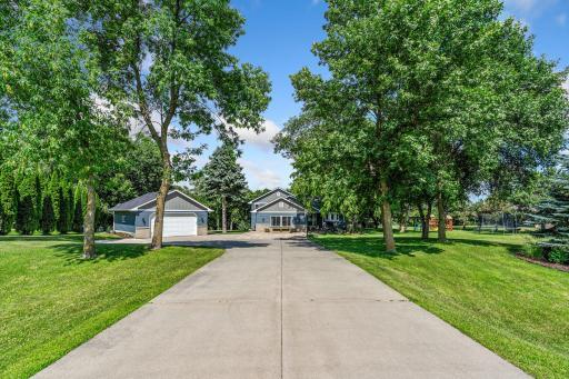 1094 Barton Avenue NW, Buffalo, MN 55313