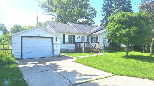 210 3rd Avenue SE, Lidgerwood, ND 58053