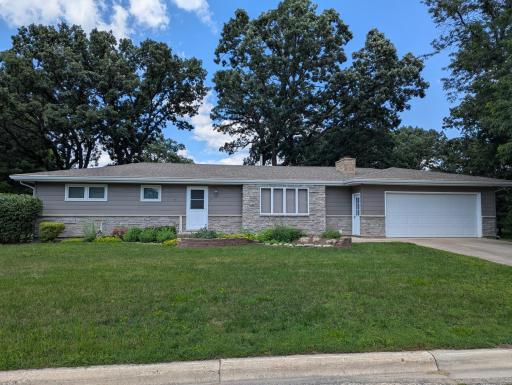 417 Ridge Road, Albert Lea, MN 56007