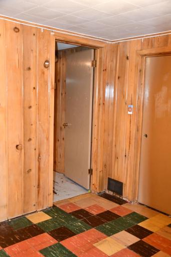 308 Maple Avenue S, Thief River Falls, MN 56701