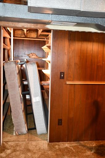 308 Maple Avenue S, Thief River Falls, MN 56701