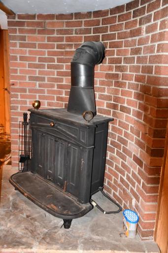 308 Maple Avenue S, Thief River Falls, MN 56701