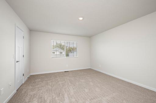 623 Redwood Loop N, Cambridge, MN 55008