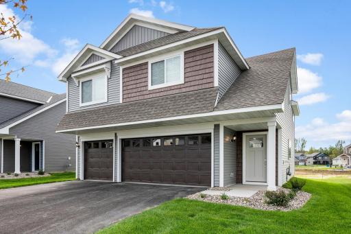 623 Redwood Loop N, Cambridge, MN 55008