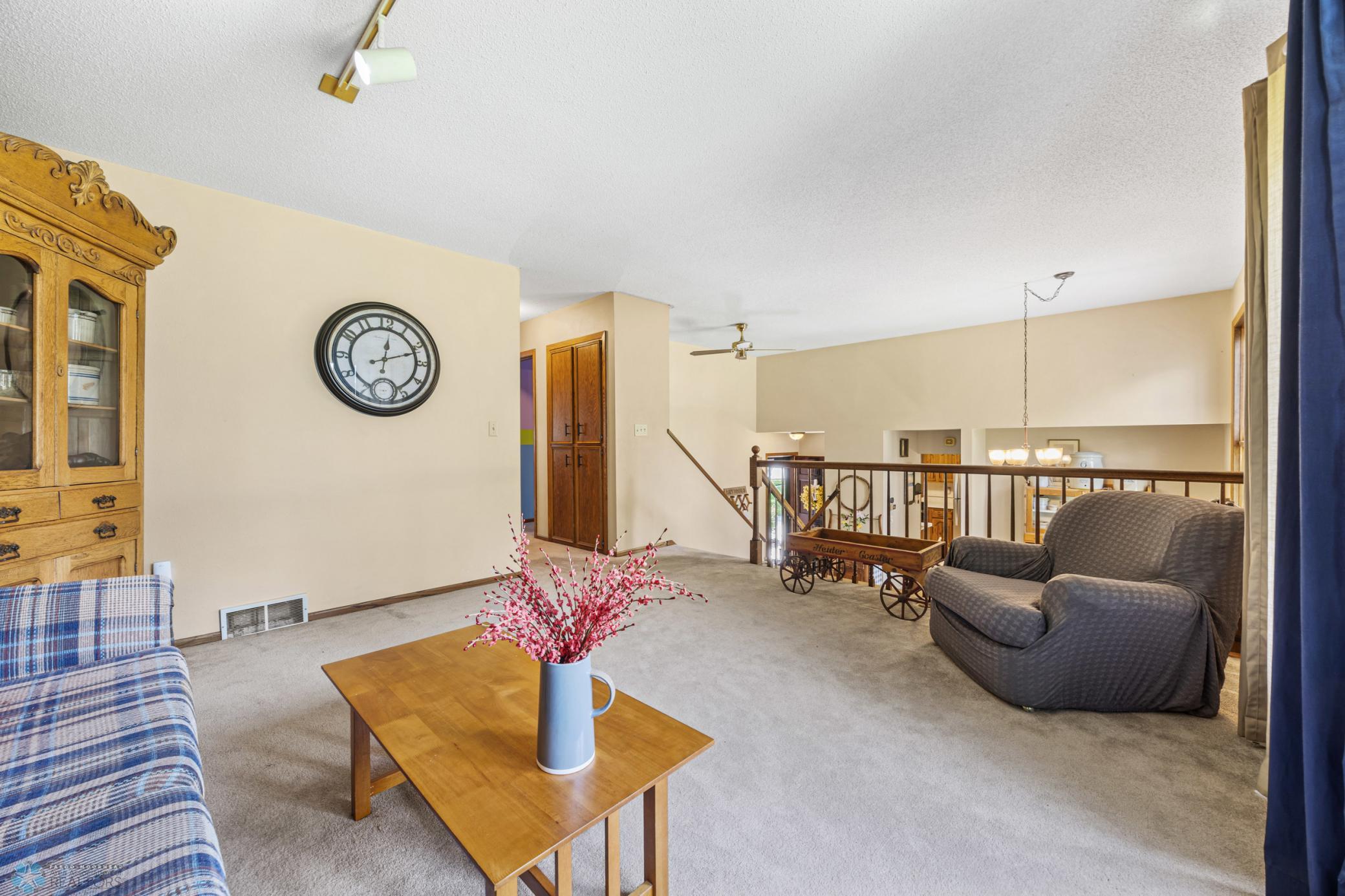 Sittin/Family room.jpg