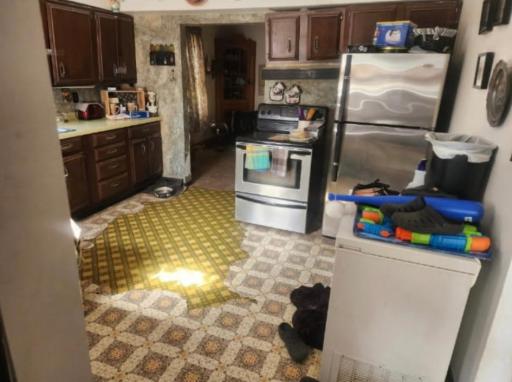 Kitchen (Gas or Electric) Stove