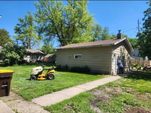 2 1/2 Car (Heated) Garage
