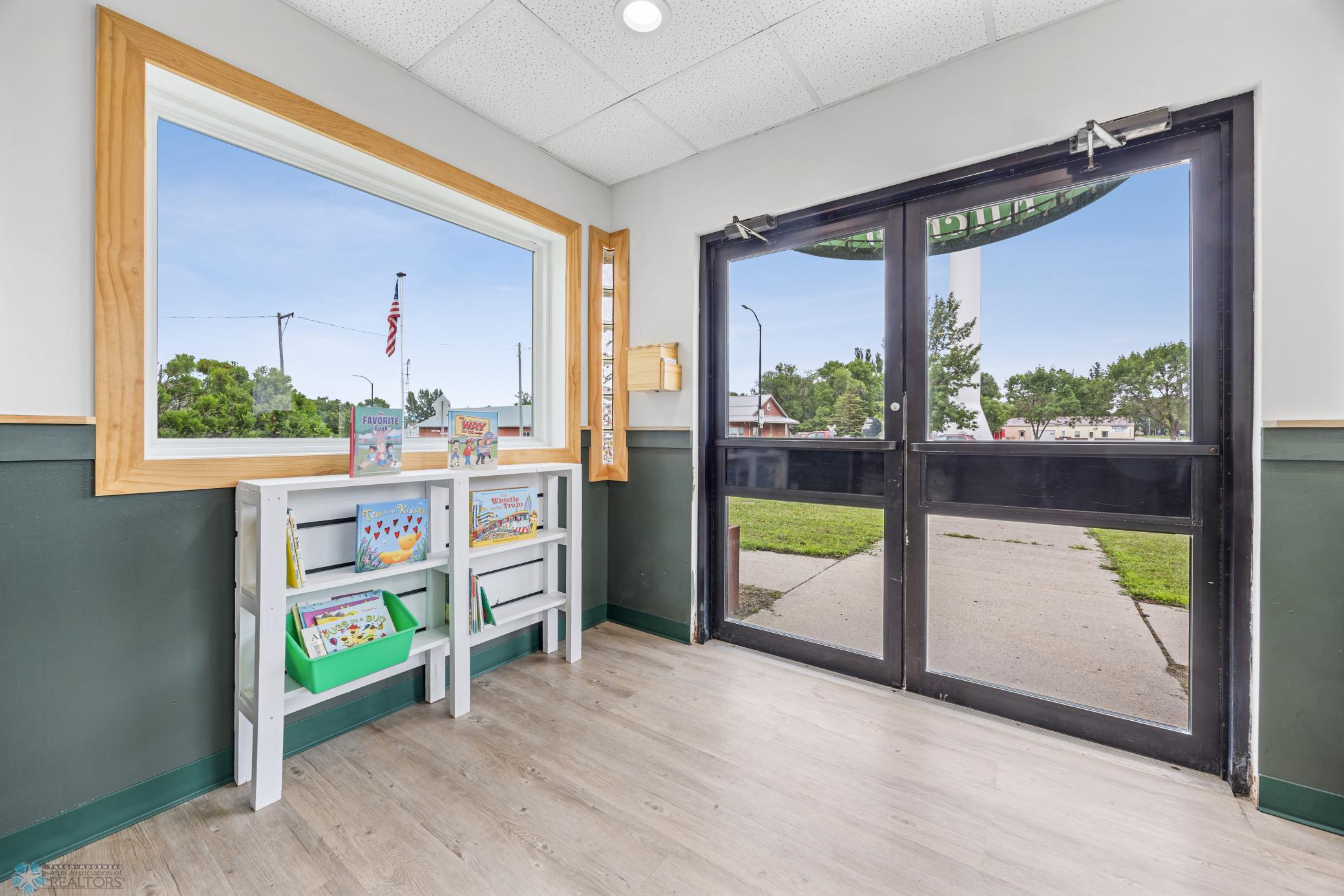 Welcoming front entrance with lots of light!