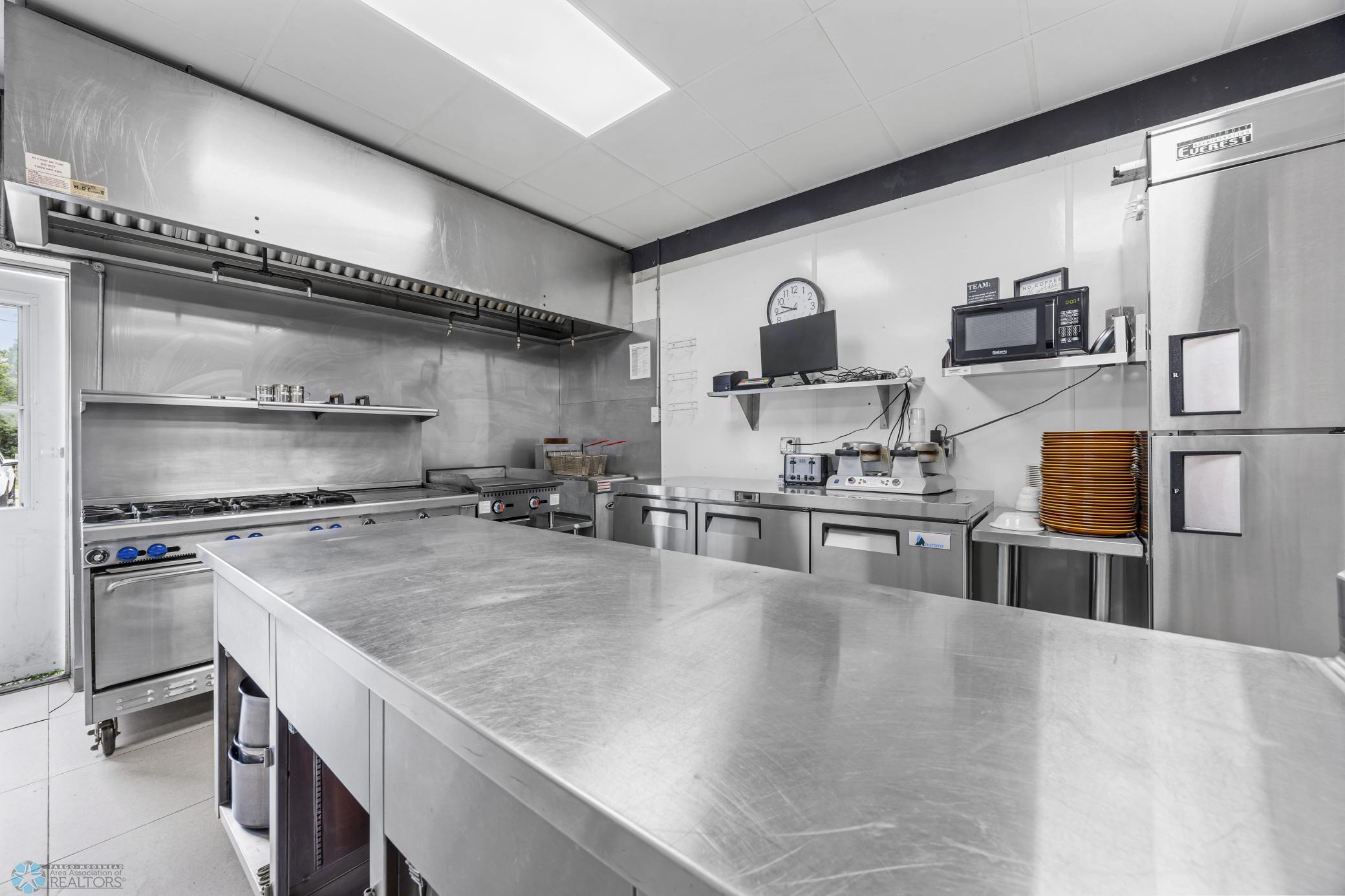 Kitchen (all appliances included)