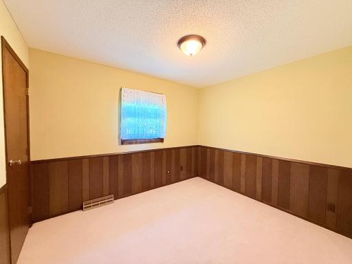 1610 N 6th Street, Montevideo, MN 56265