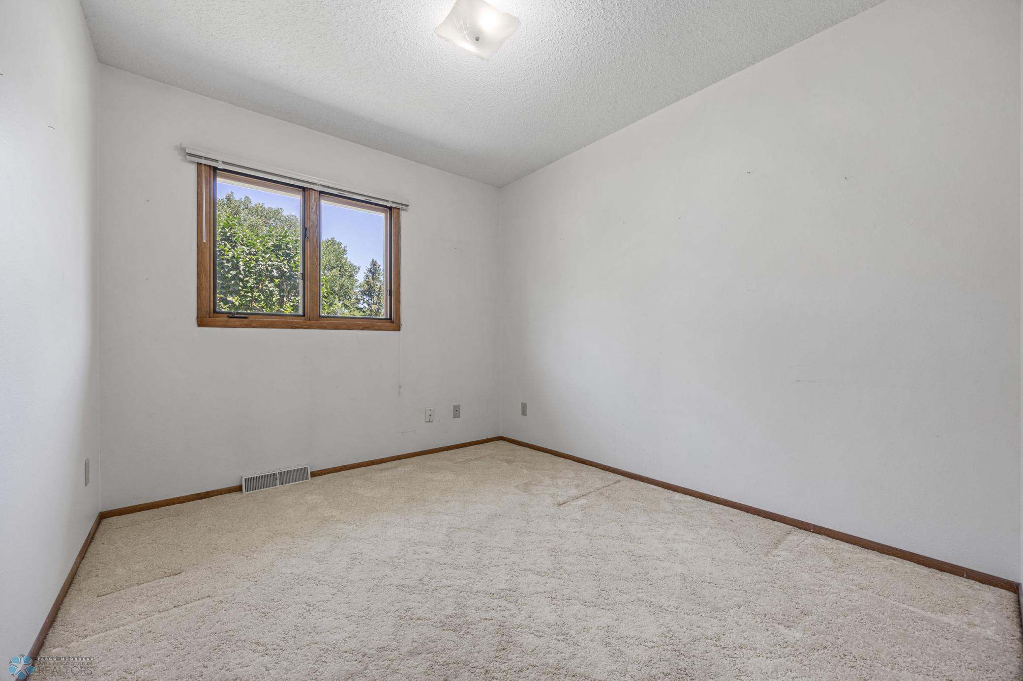 3rd Bedroom - Main floor