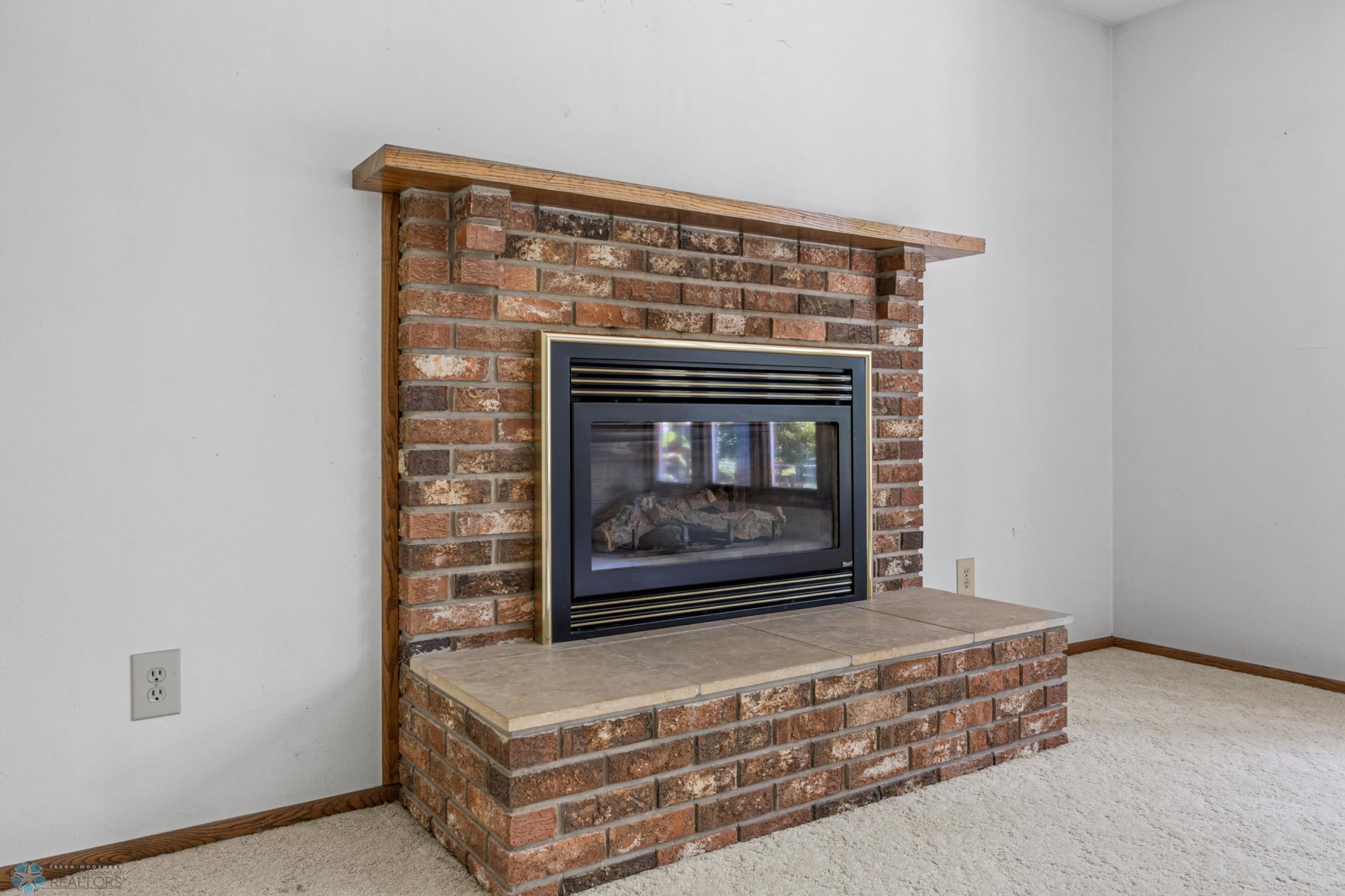 Living Room - Gas Fireplace