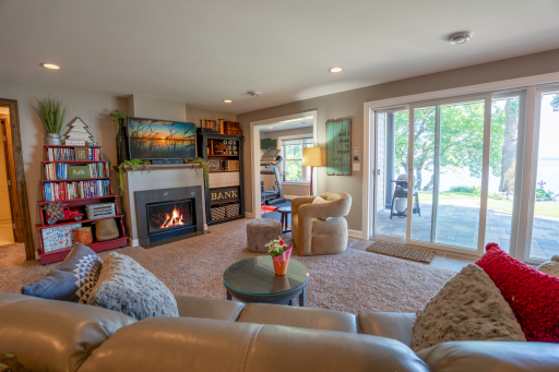 311 Lake Avenue S, Spicer, MN 56288