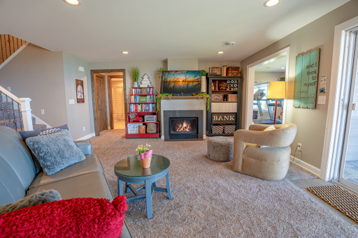 311 Lake Avenue S, Spicer, MN 56288