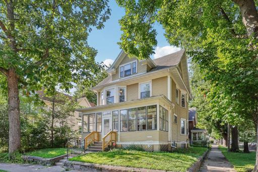 556 Charles Avenue, Saint Paul, MN 55103