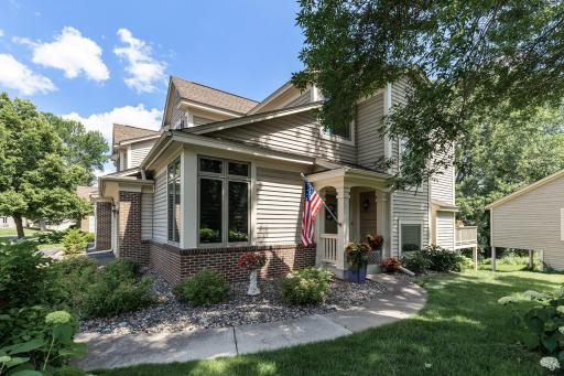 1503 Summit Shores W, Burnsville, MN 55306