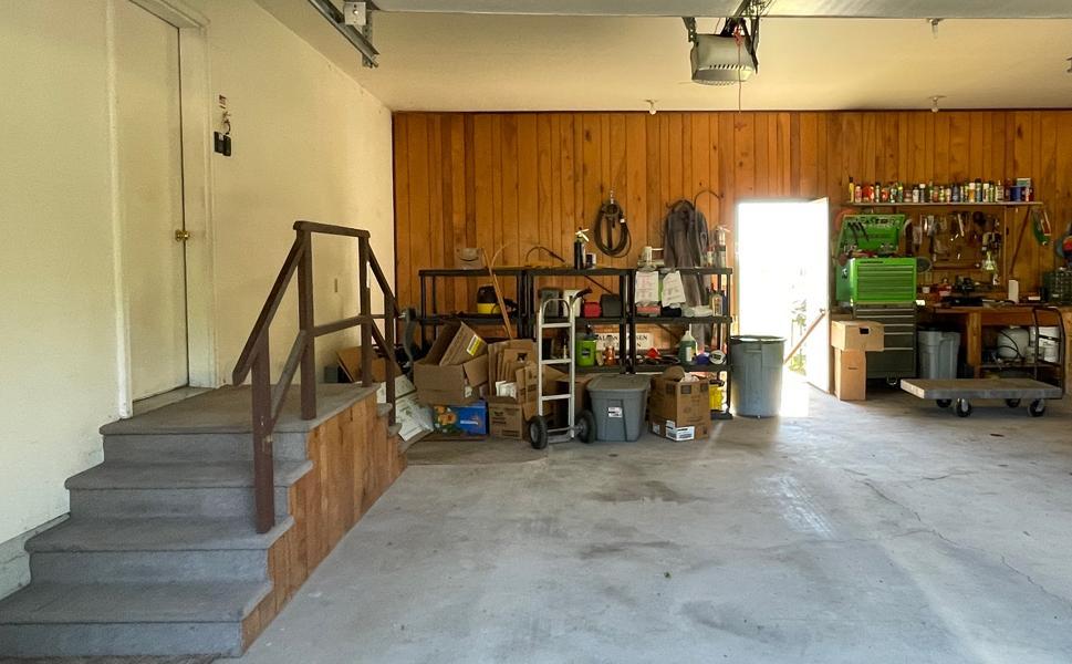 44 Garage4.jpg
