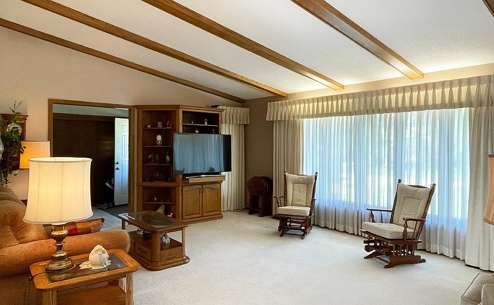 06 LivingRoom1.jpg