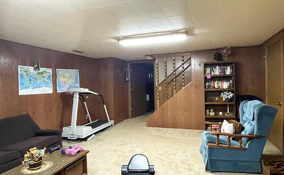 29 FamilyRoom2.jpg